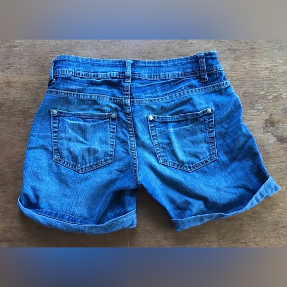2 PAIRS OF BLUE CRUSH SHORTS - Picture 4 of 9